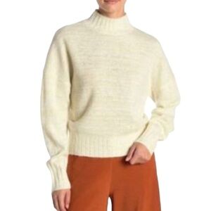 NSR light yellow‎ sweater size L